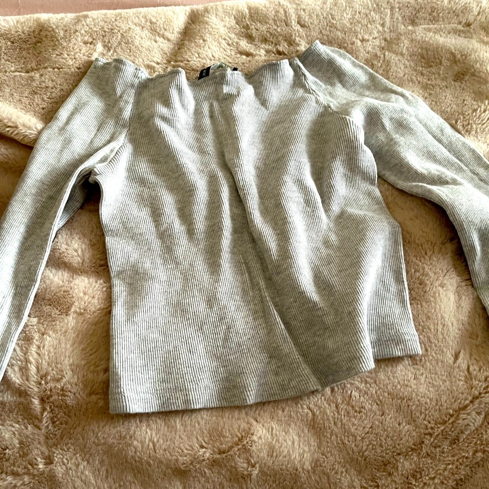 Crop long sleeve. Brandy Melville small